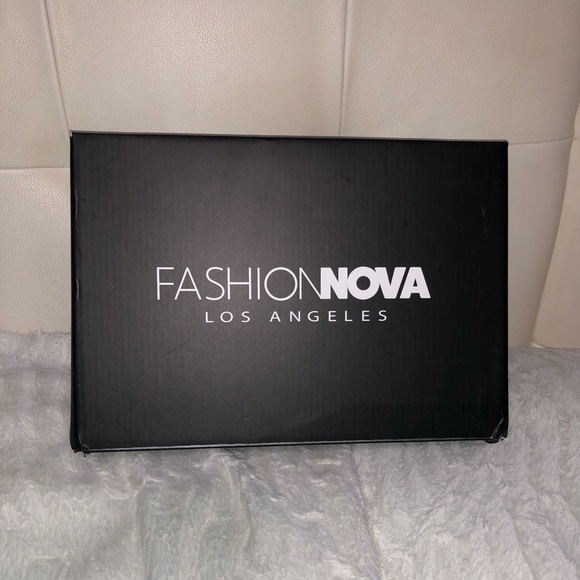 New Fashion Nova Sparkle Heel - Picture 2 of 3